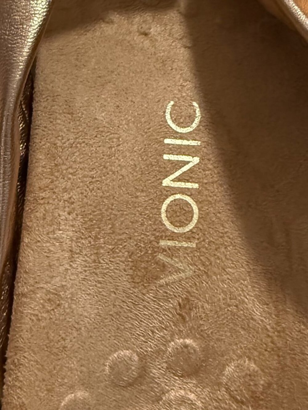 Vionic Women's Sandals Gold Leather Thong Slip On Shoes Size 8 - Picture 6 of 13